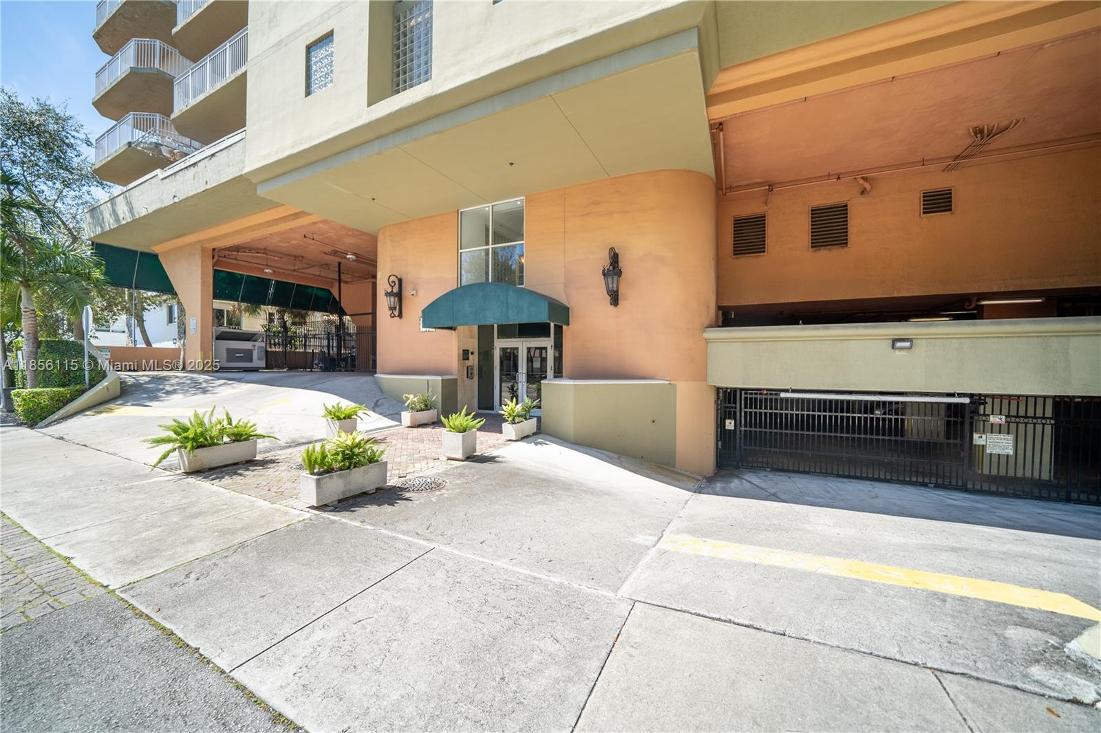 MARBELLA CONDO - Residential