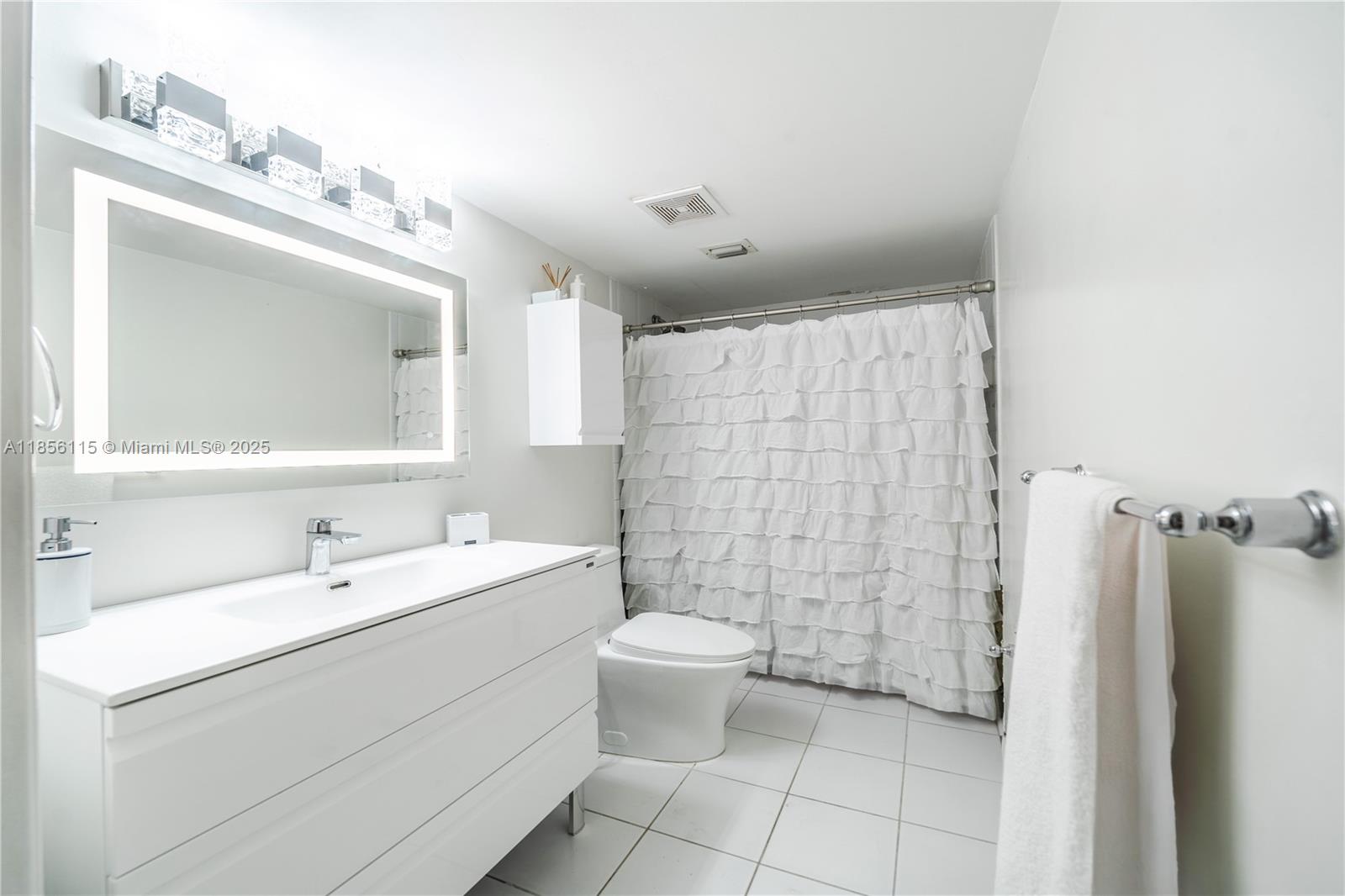 MARBELLA CONDO - Residential