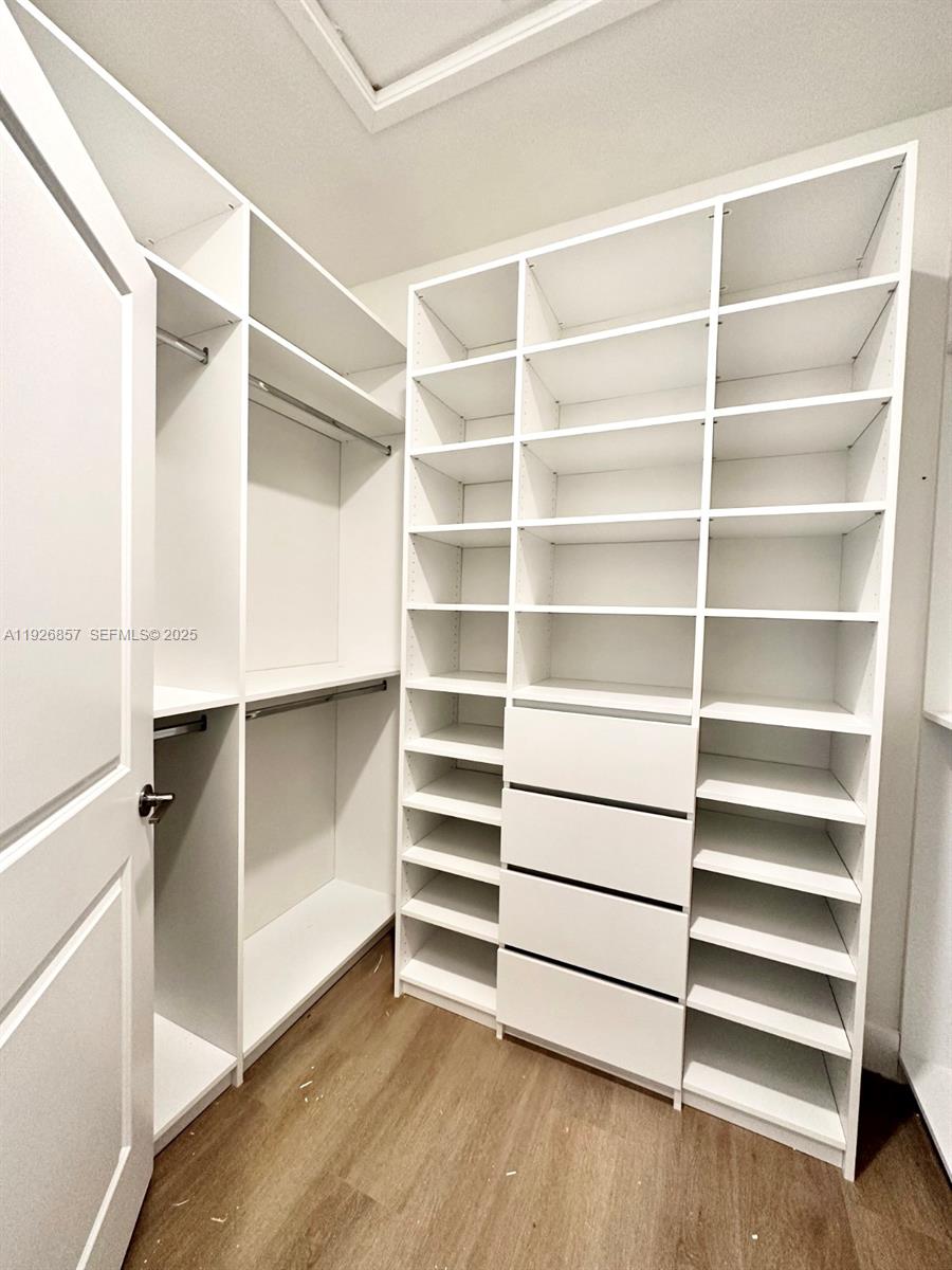 TUSCAN ISLES - Residential