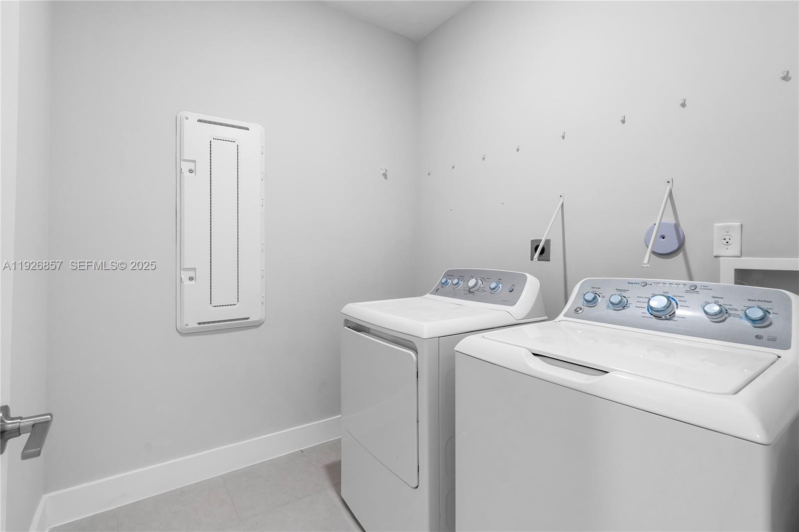 TUSCAN ISLES - Residential