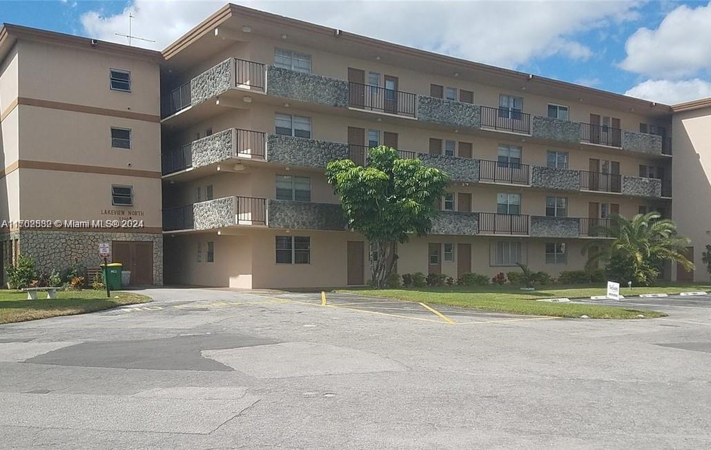 Property for Sale at 5260 Nw 11th St 201, Plantation, Miami-Dade County, Florida - Bedrooms: 2 
Bathrooms: 2  - $220,000