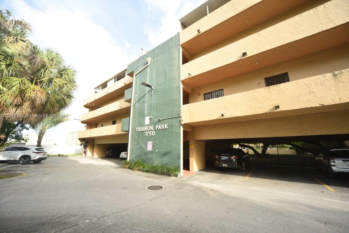1750 W 56th St 108, Hialeah, Miami-Dade County, Florida - 2 Bedrooms  
1 Bathrooms - 