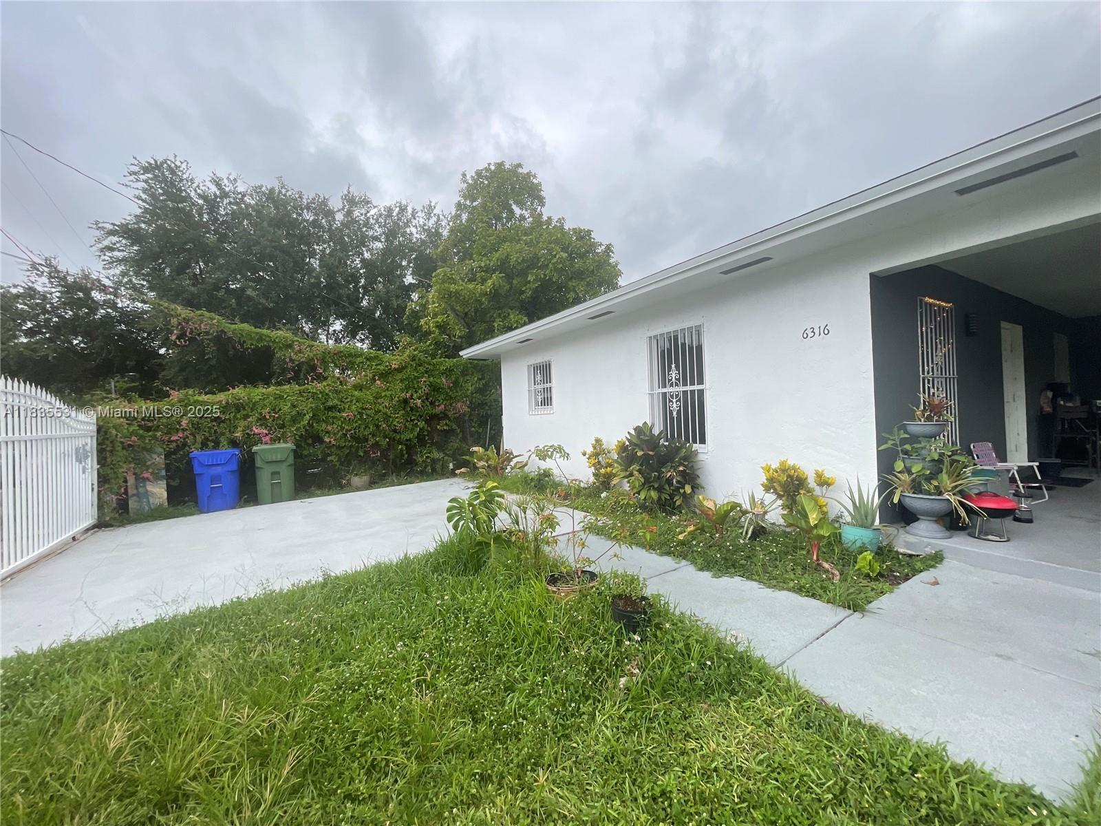6316 NW 1st Ct