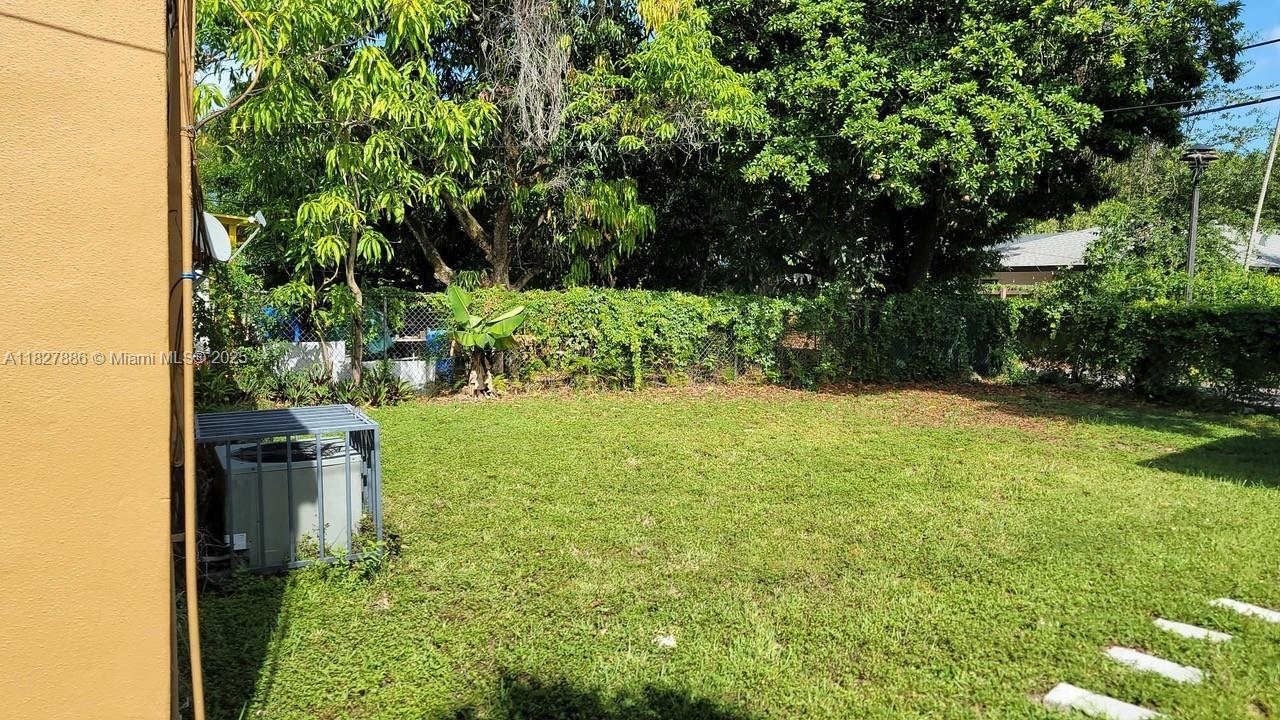 1042 NW 49th St