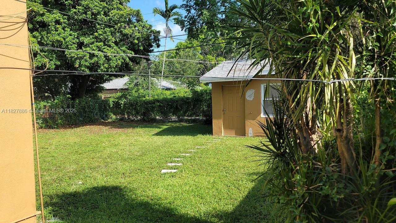 1042 NW 49th St