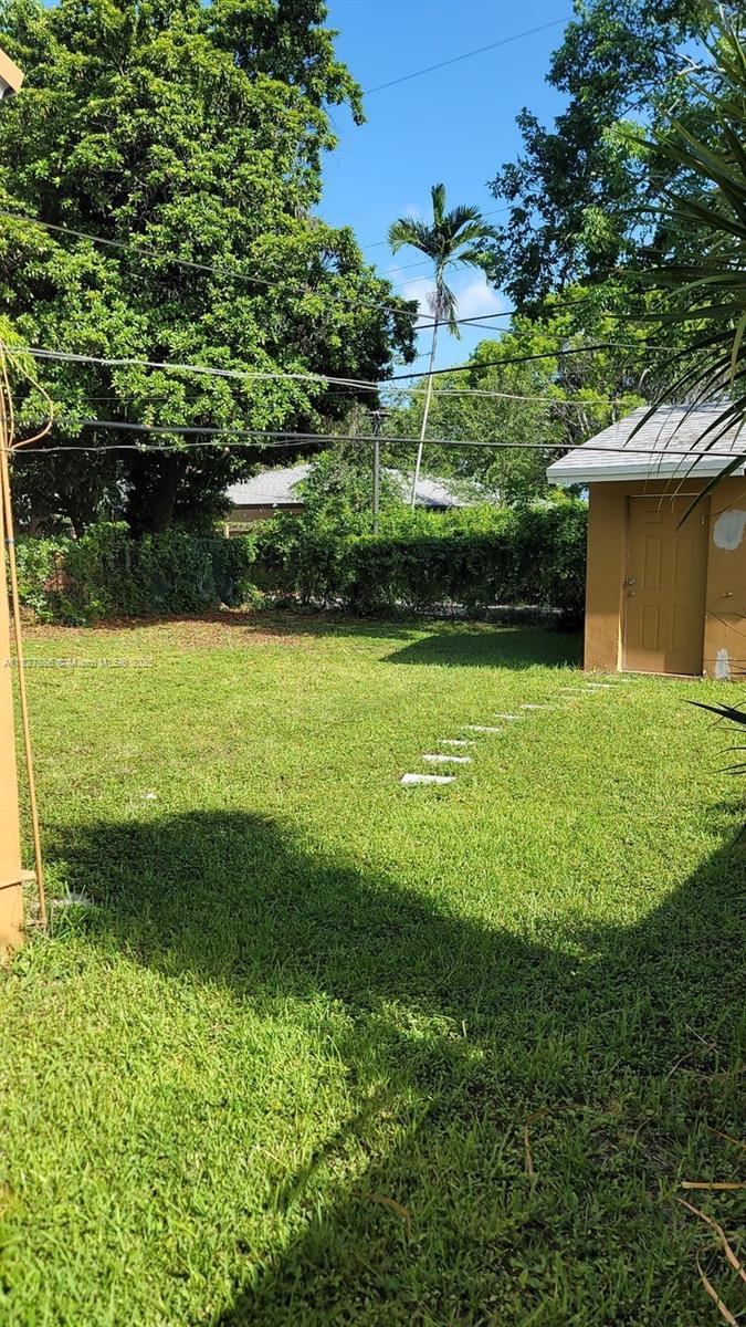 1042 NW 49th St