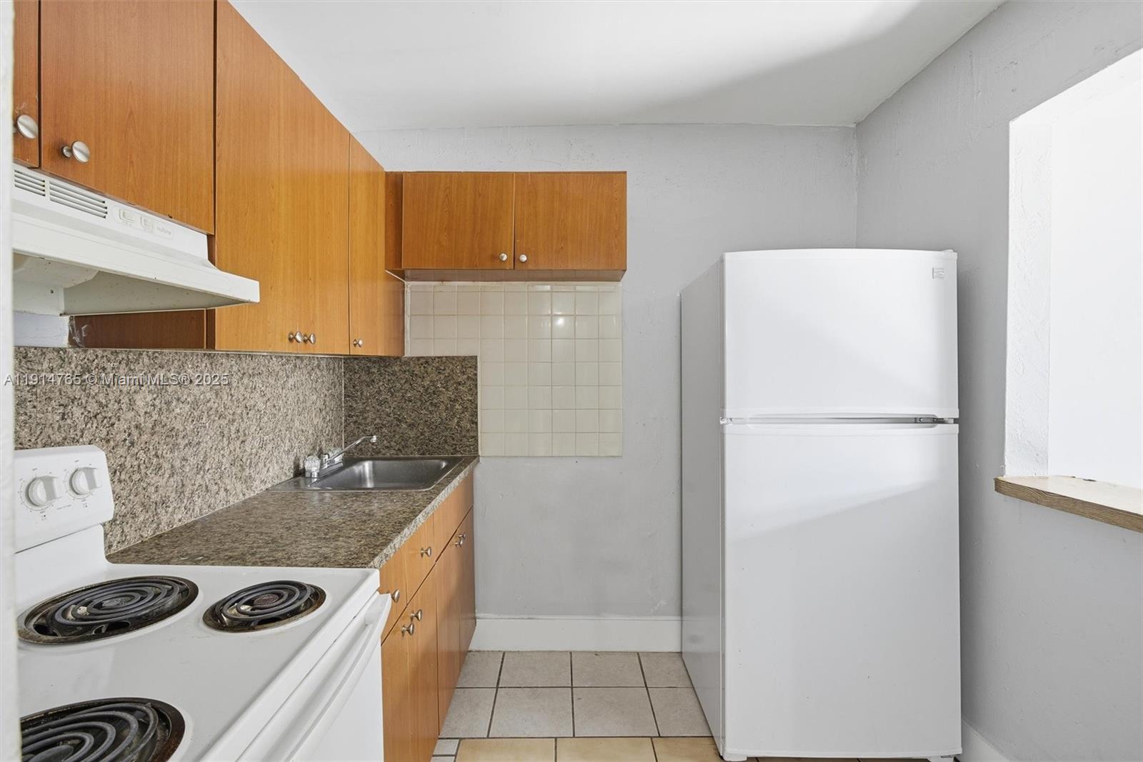 COMMUNITY GARDENS - Residential Lease