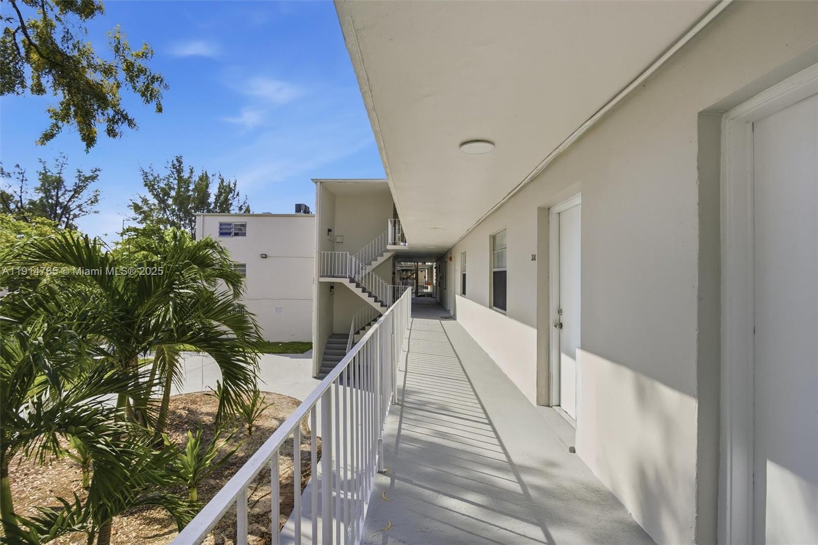 COMMUNITY GARDENS - Residential Lease