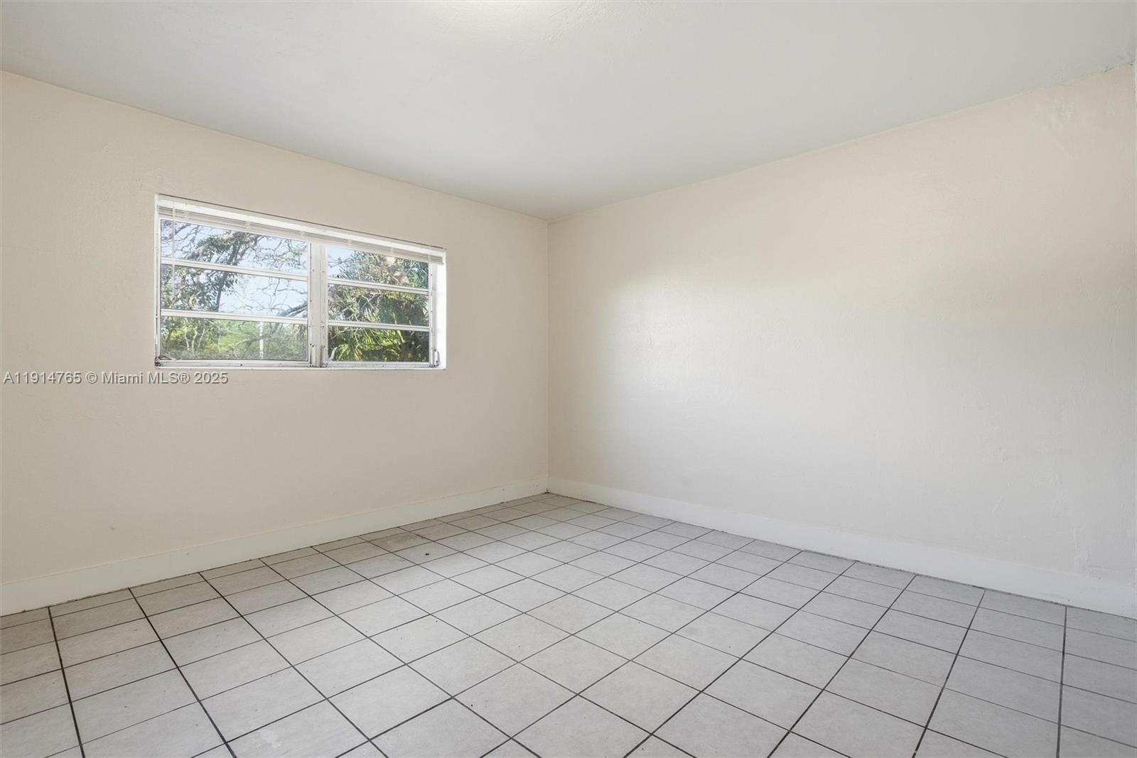 COMMUNITY GARDENS - Residential Lease