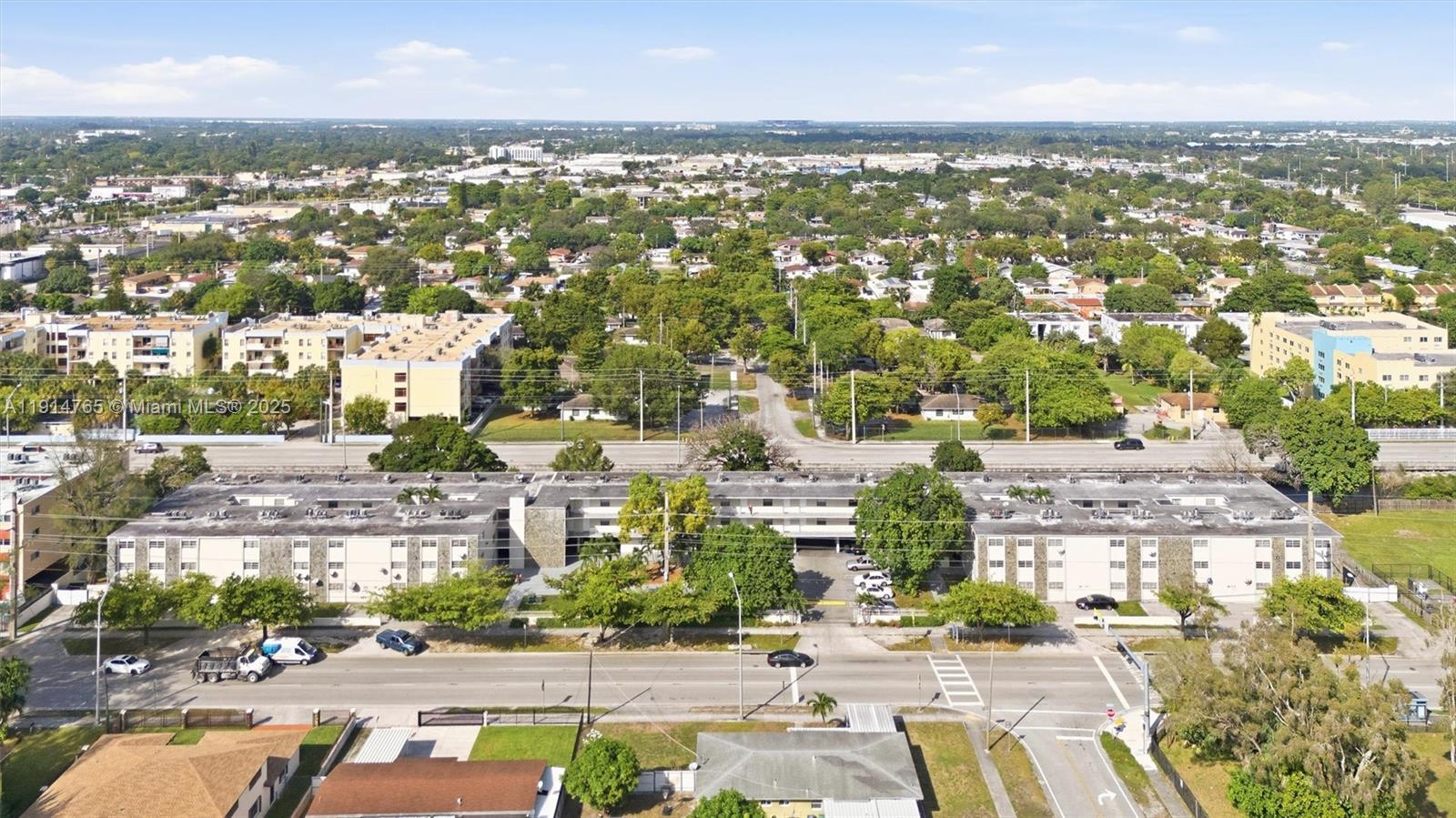 COMMUNITY GARDENS - Residential Lease