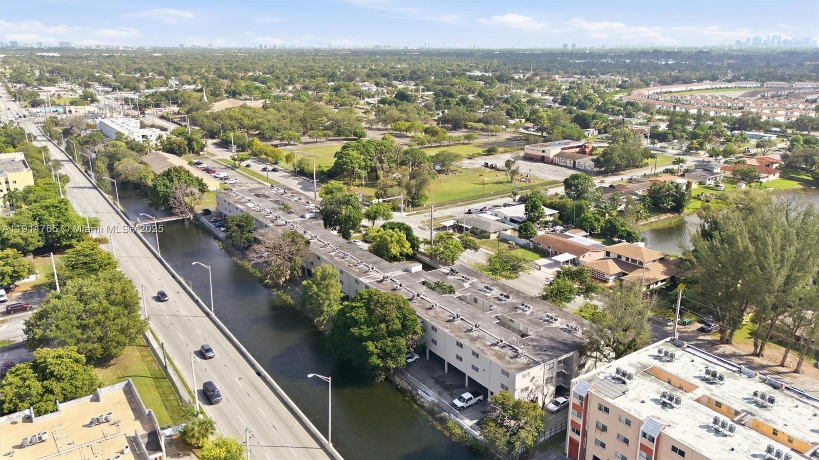 COMMUNITY GARDENS - Residential Lease