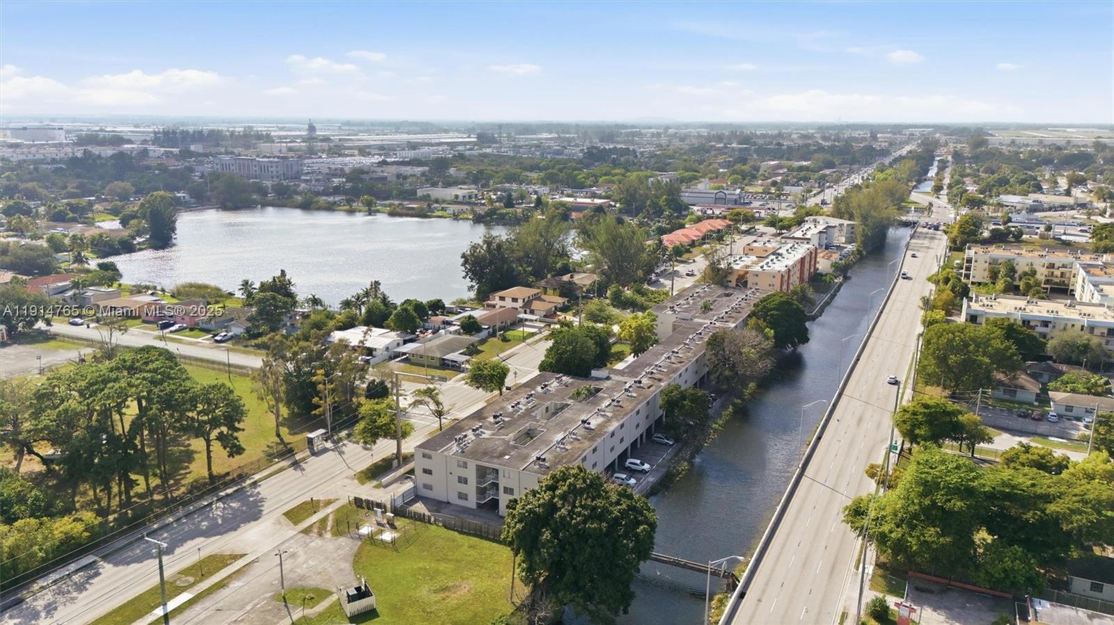 COMMUNITY GARDENS - Residential Lease