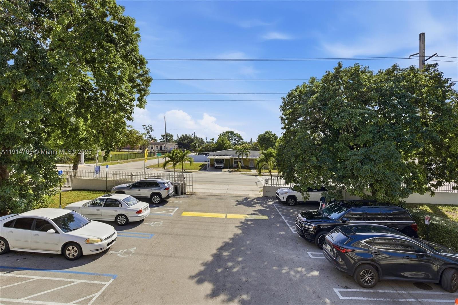 COMMUNITY GARDENS - Residential Lease