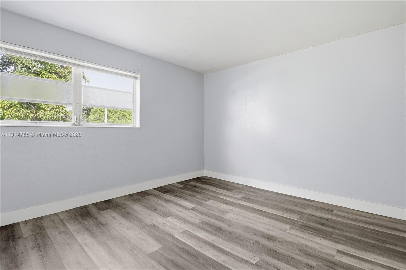 COMMUNITY GARDENS - Residential Lease