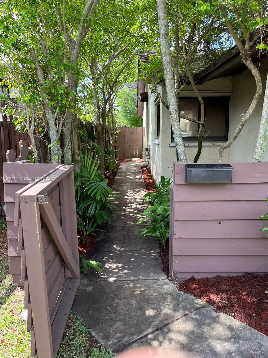 10600 SW 71st Ln 10600