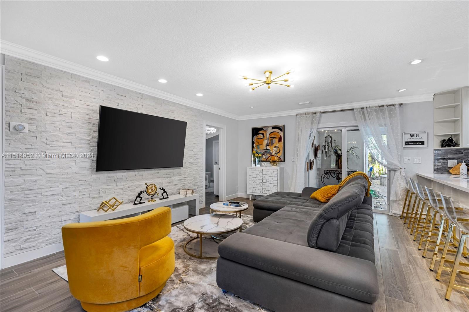 CORAL HIGHLANDS - Residential Lease