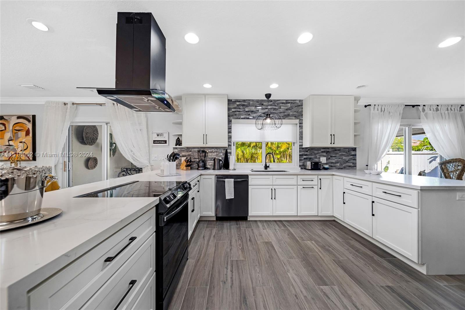 CORAL HIGHLANDS - Residential Lease