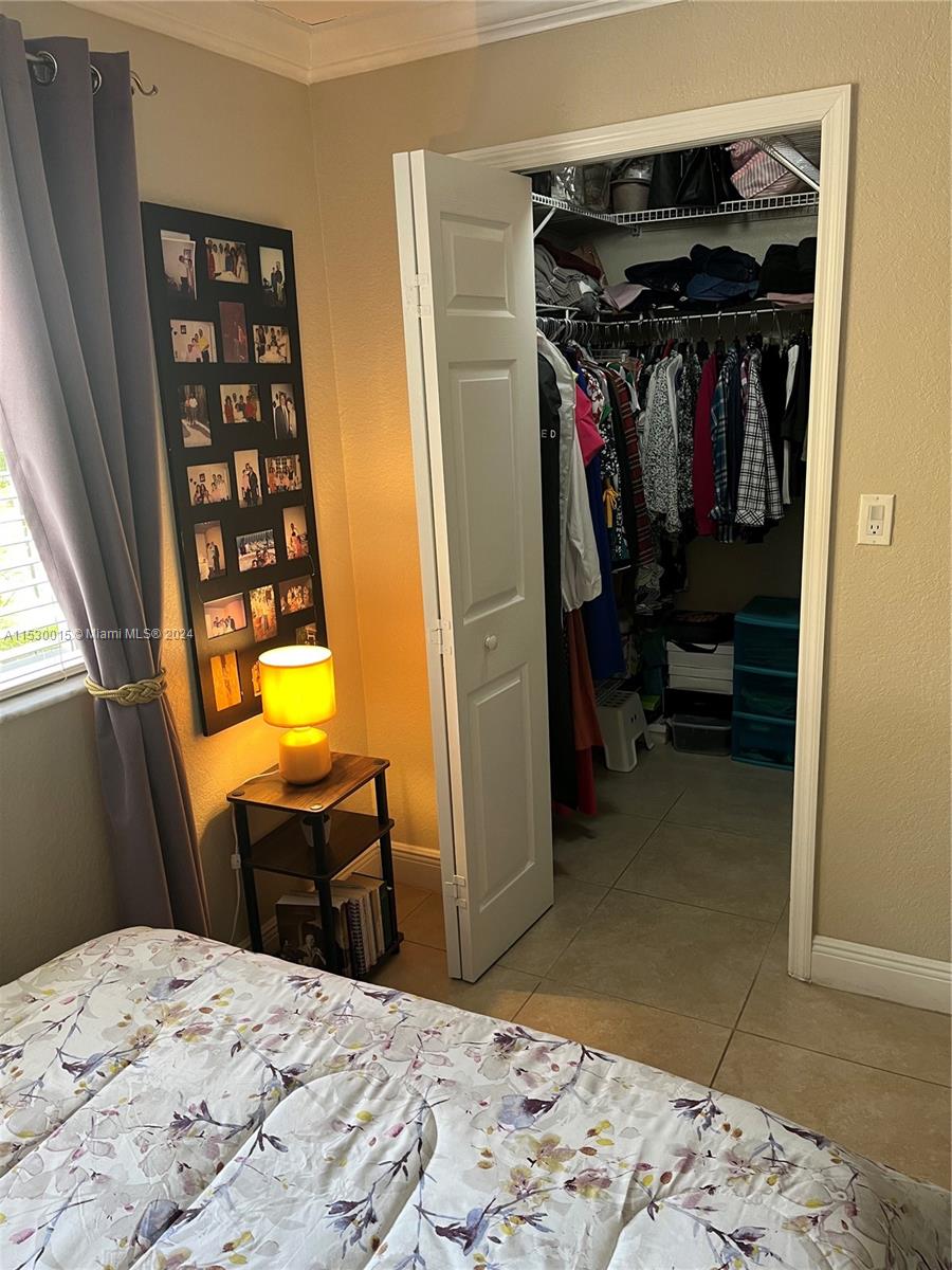 CUTLER LAKES CONDO II - Residential Lease
