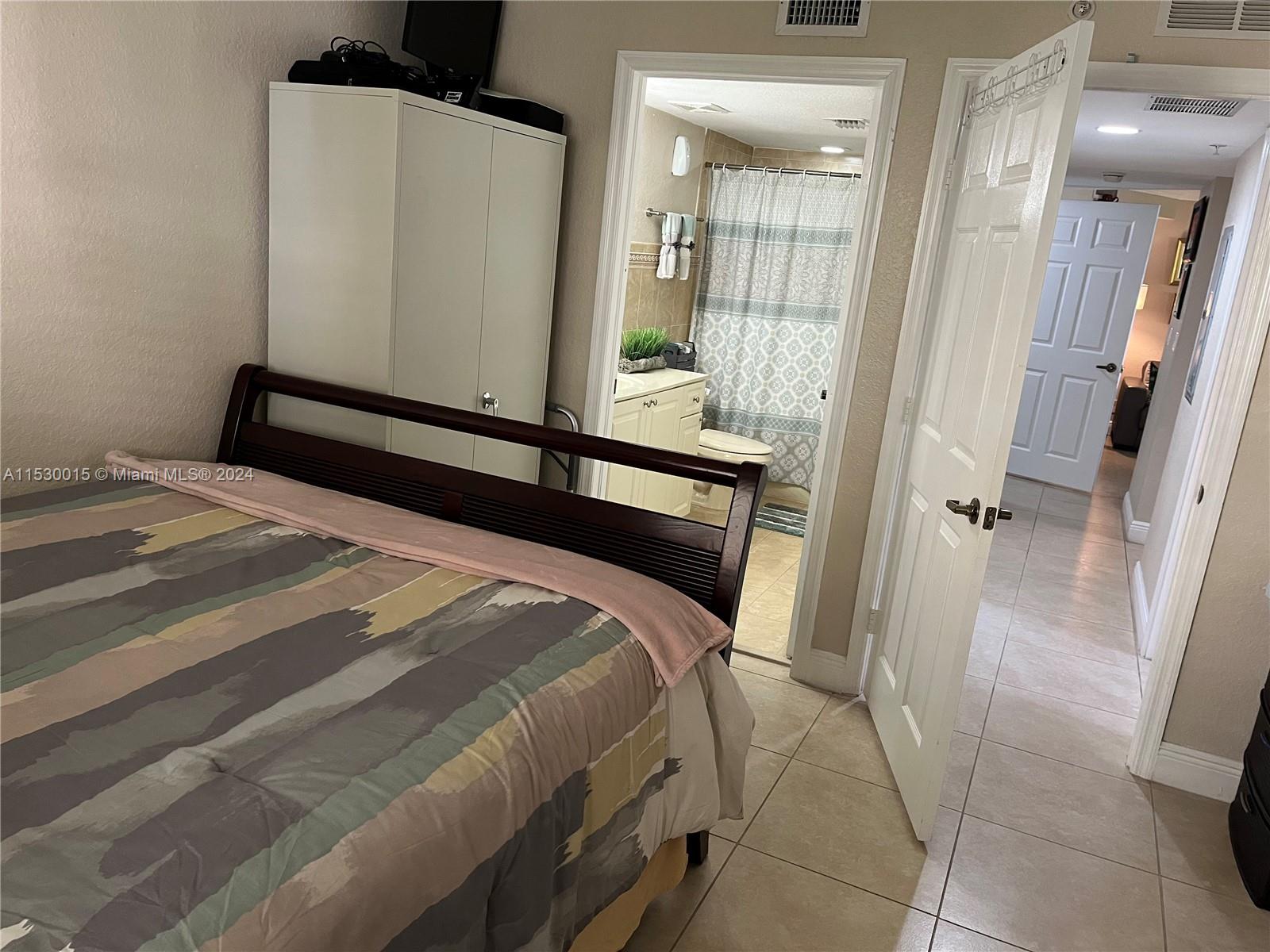 CUTLER LAKES CONDO II - Residential Lease