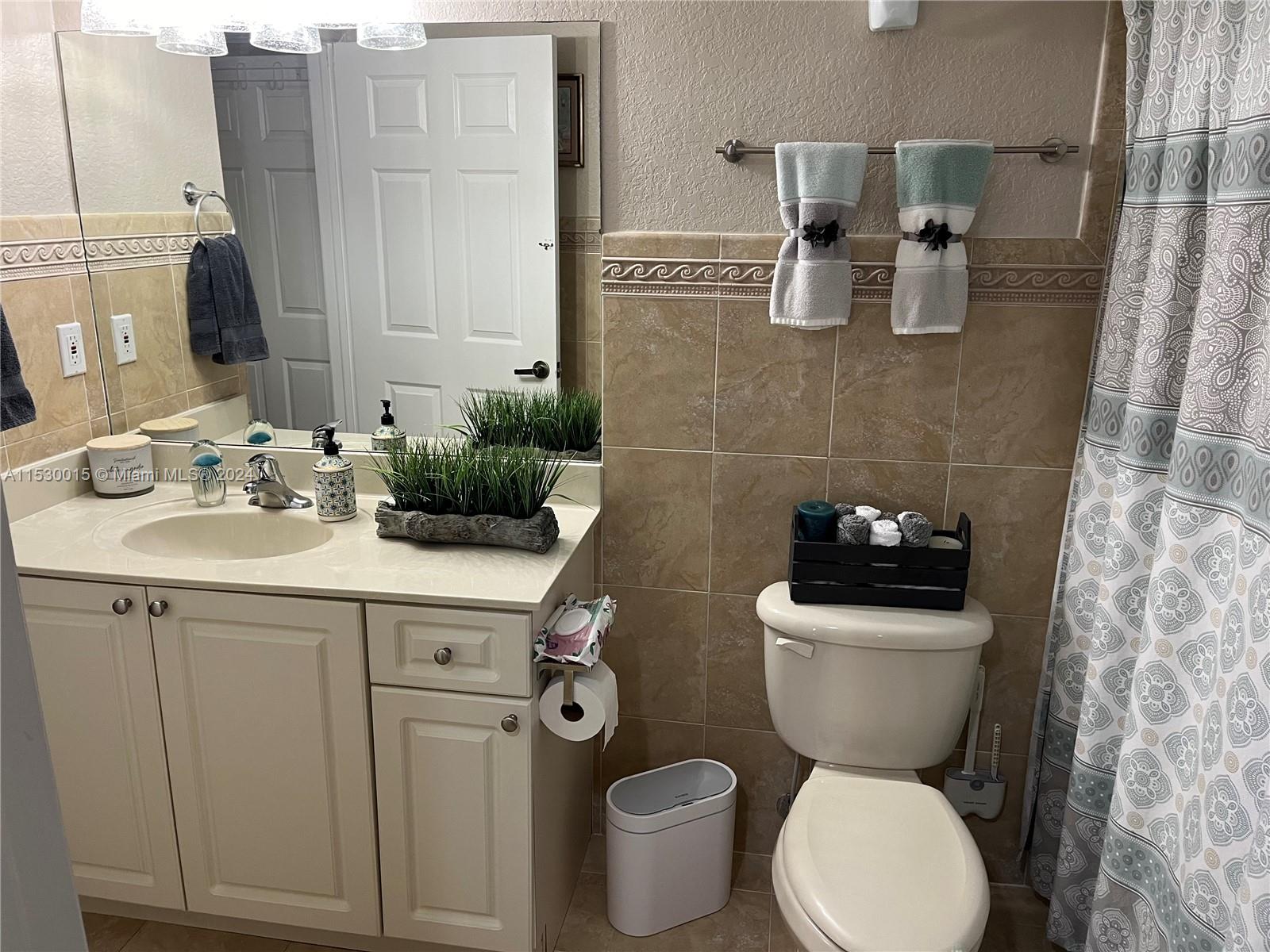 CUTLER LAKES CONDO II - Residential Lease