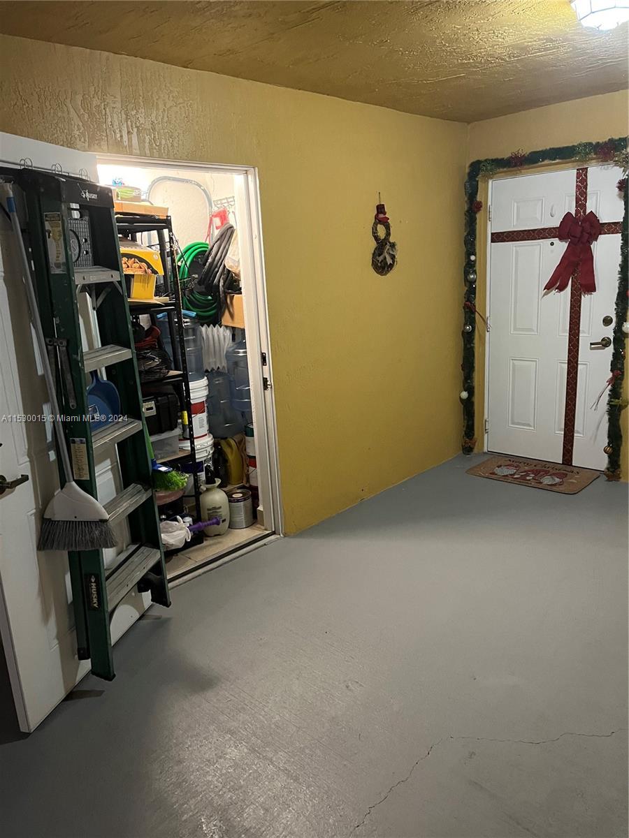 CUTLER LAKES CONDO II - Residential Lease