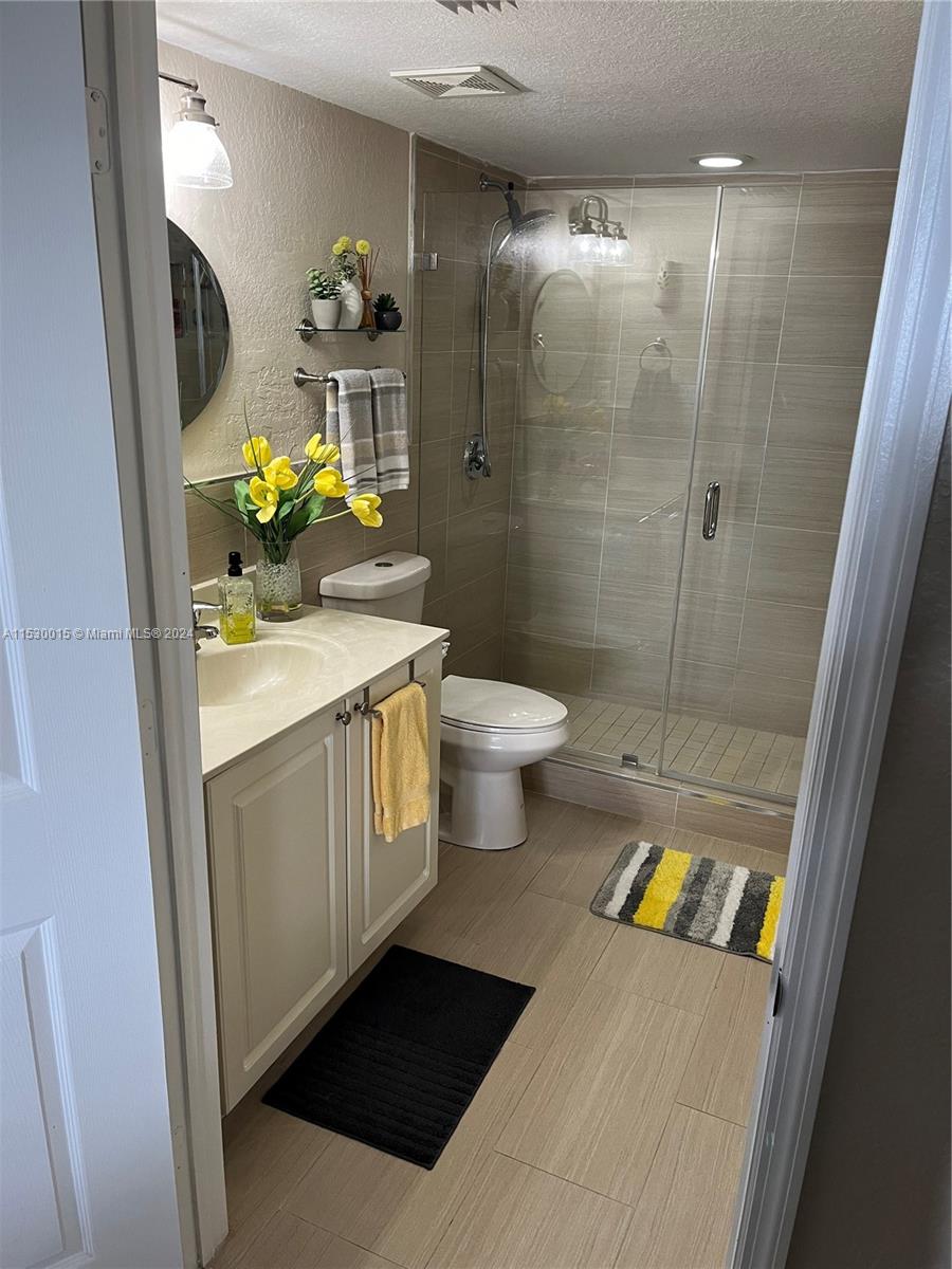 CUTLER LAKES CONDO II - Residential Lease