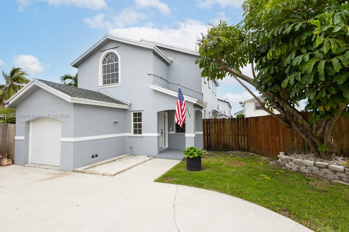 13996 Sw 160th St St, Miami, Broward County, Florida - 3 Bedrooms  
3 Bathrooms - 