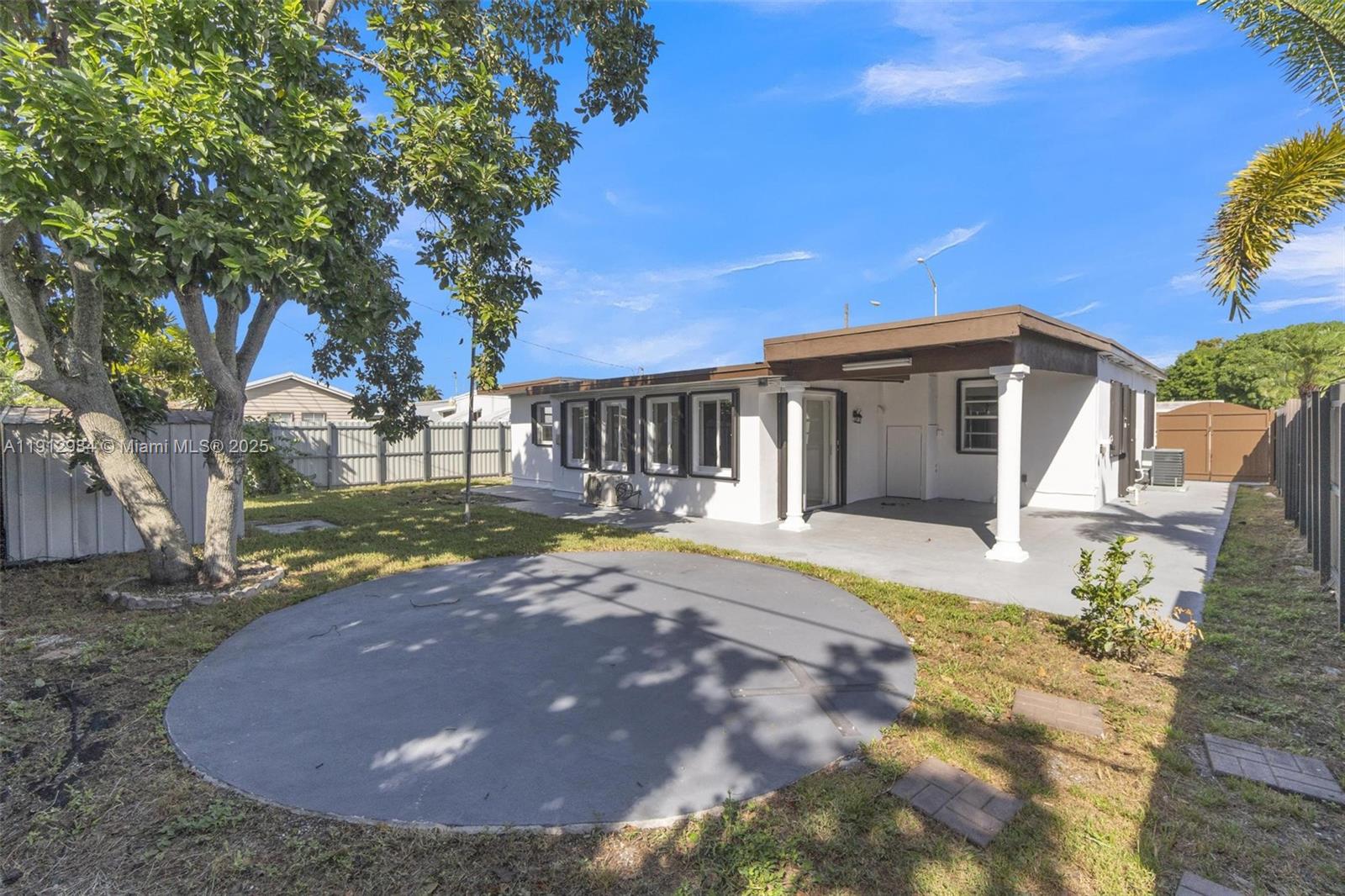 CAROLE ANNE PARK - Residential