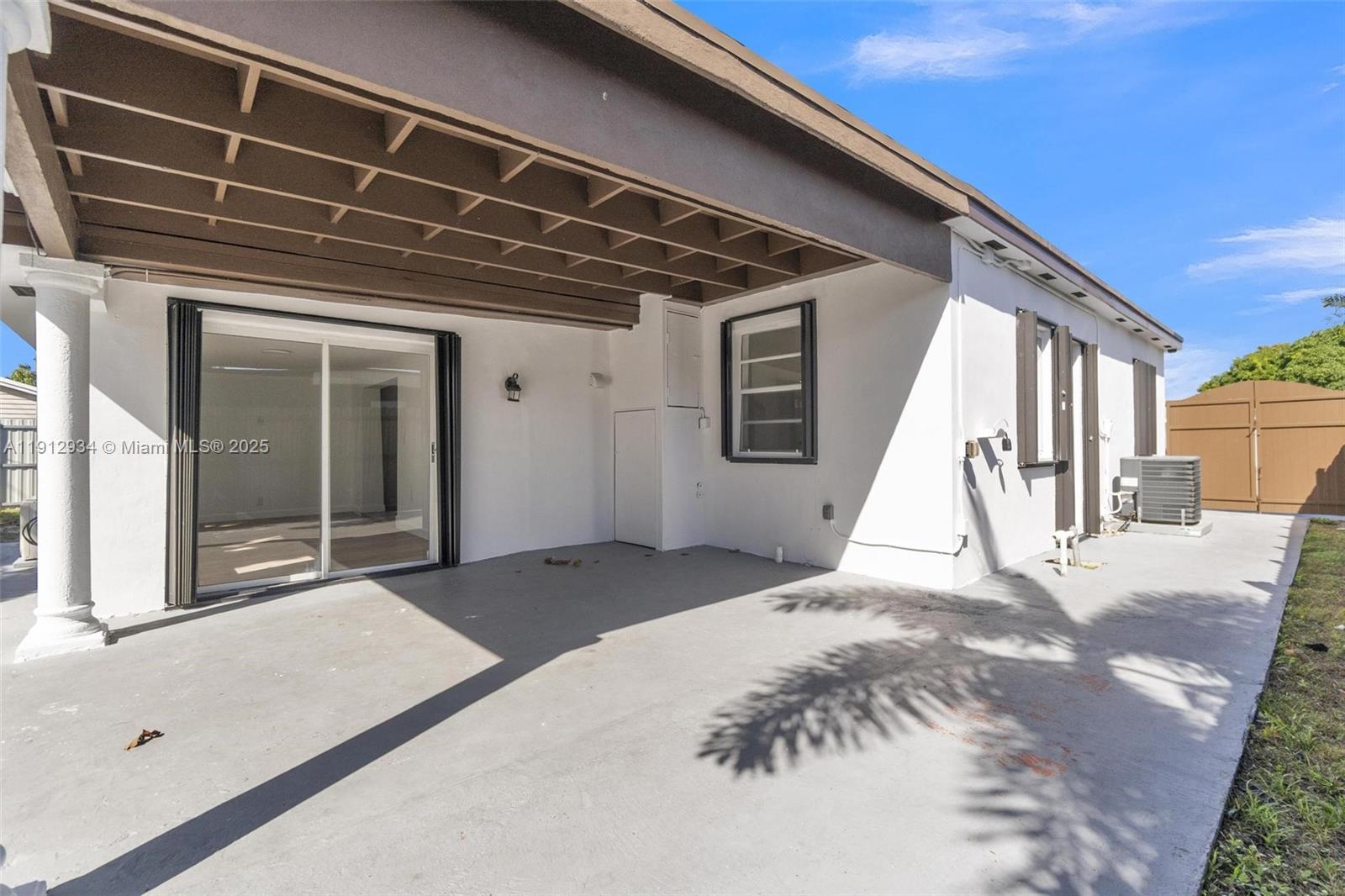 CAROLE ANNE PARK - Residential