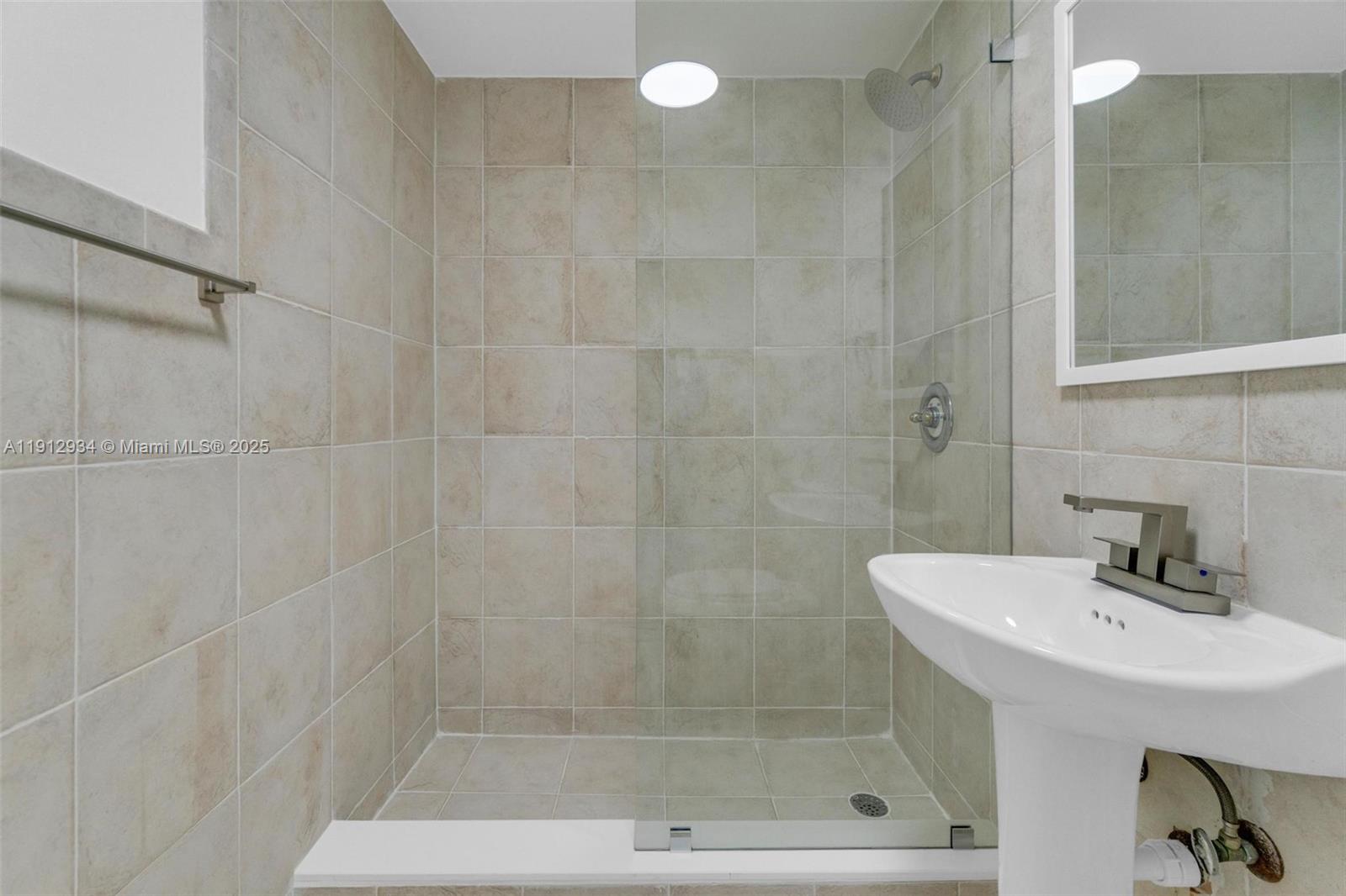 CAROLE ANNE PARK - Residential