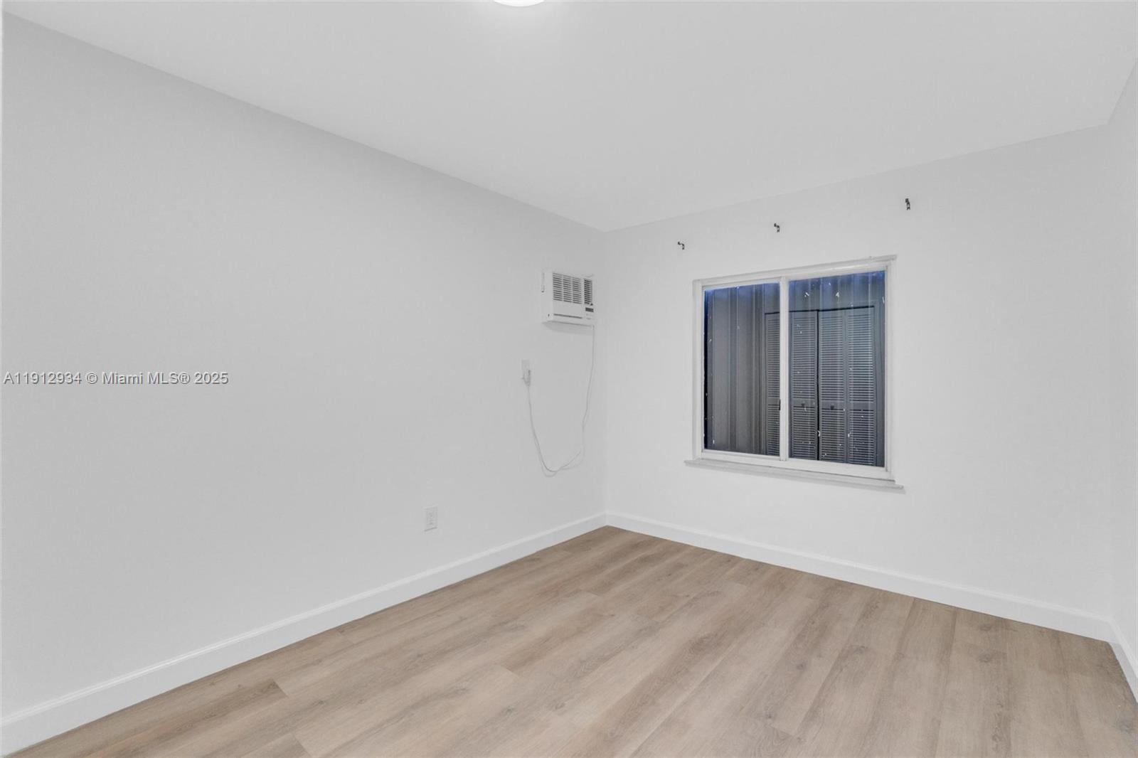 CAROLE ANNE PARK - Residential