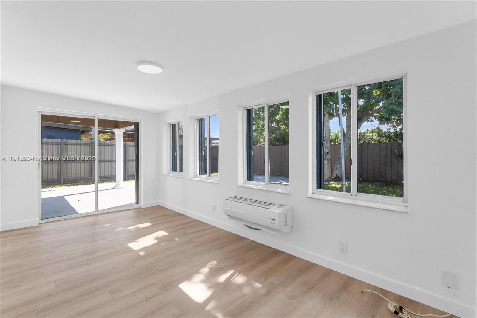 CAROLE ANNE PARK - Residential