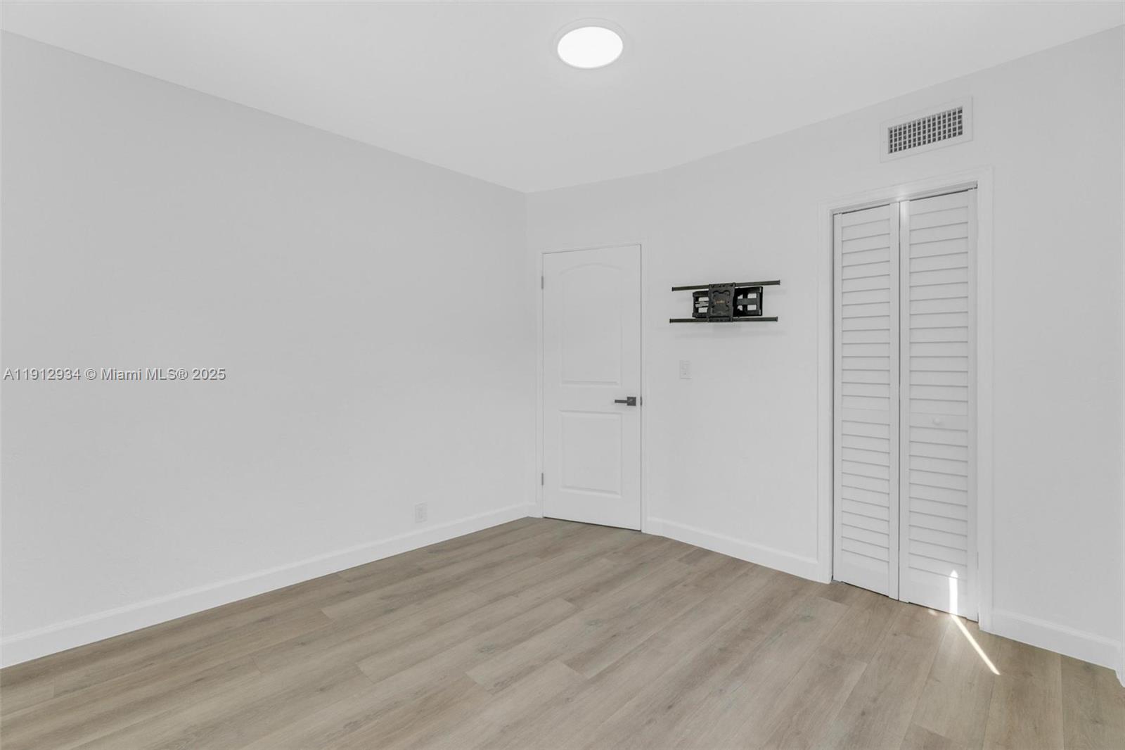 CAROLE ANNE PARK - Residential