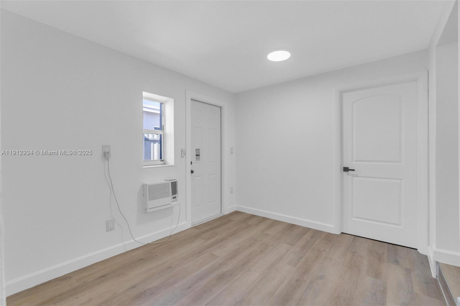 CAROLE ANNE PARK - Residential