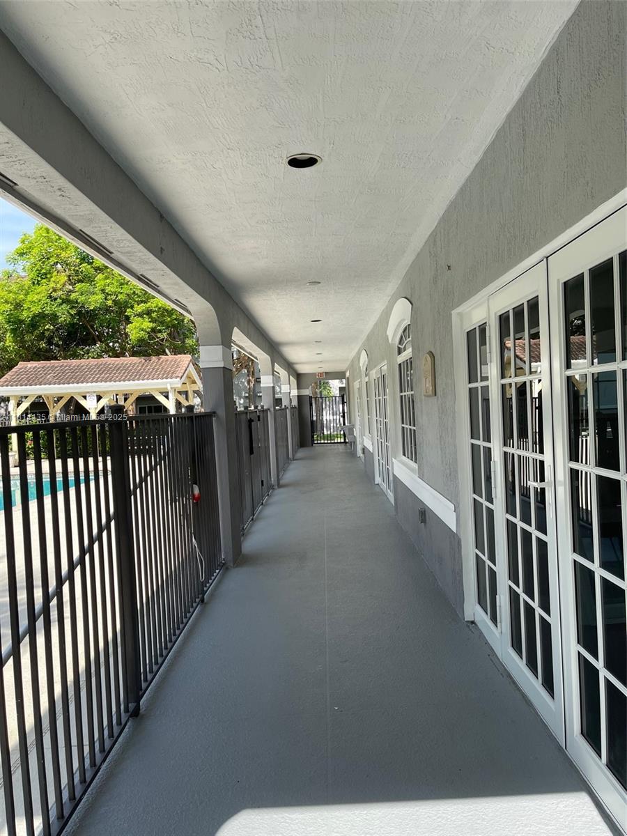 VISTA TRACE 1 CONDO - Residential Lease