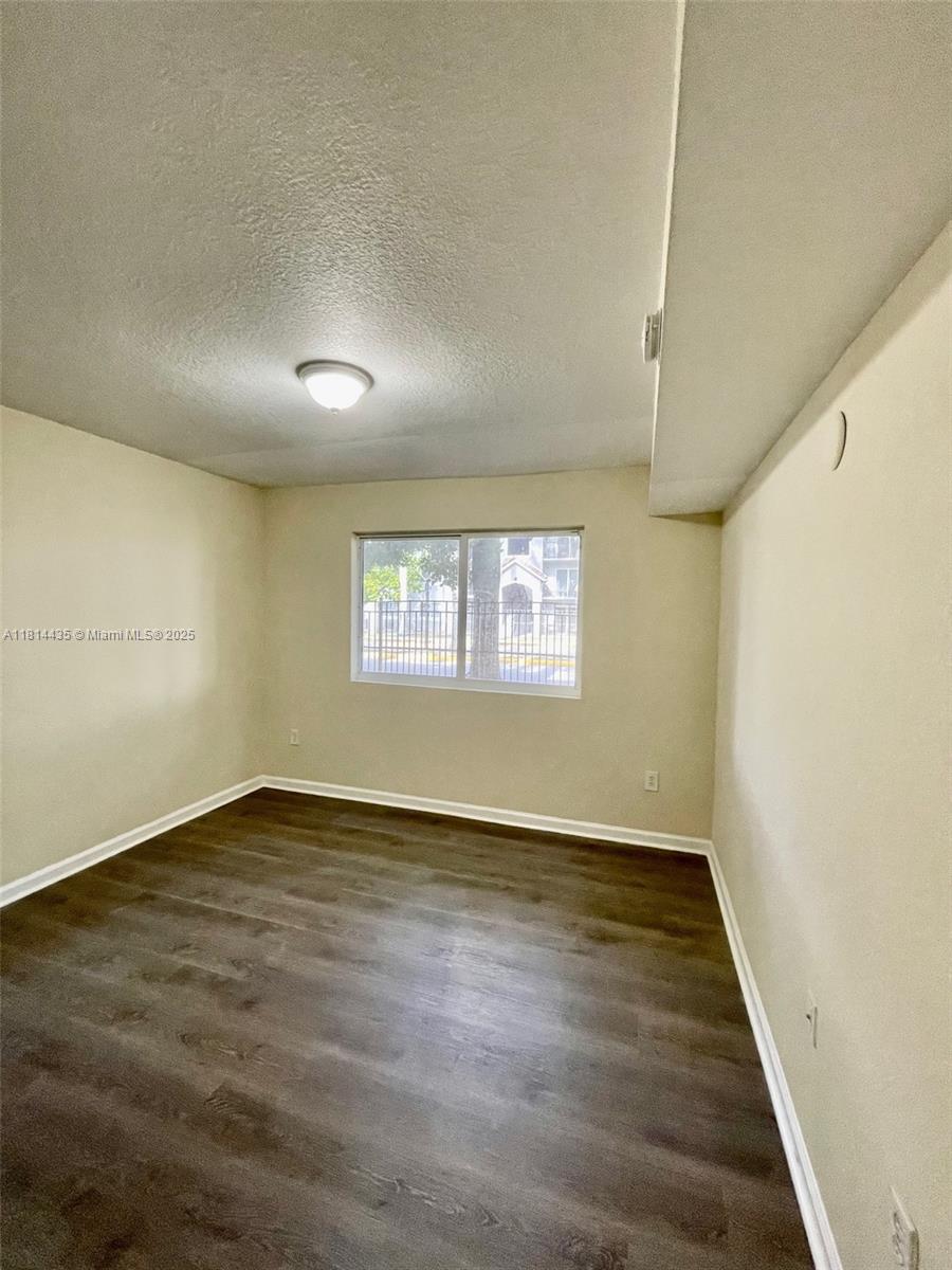 VISTA TRACE 1 CONDO - Residential Lease
