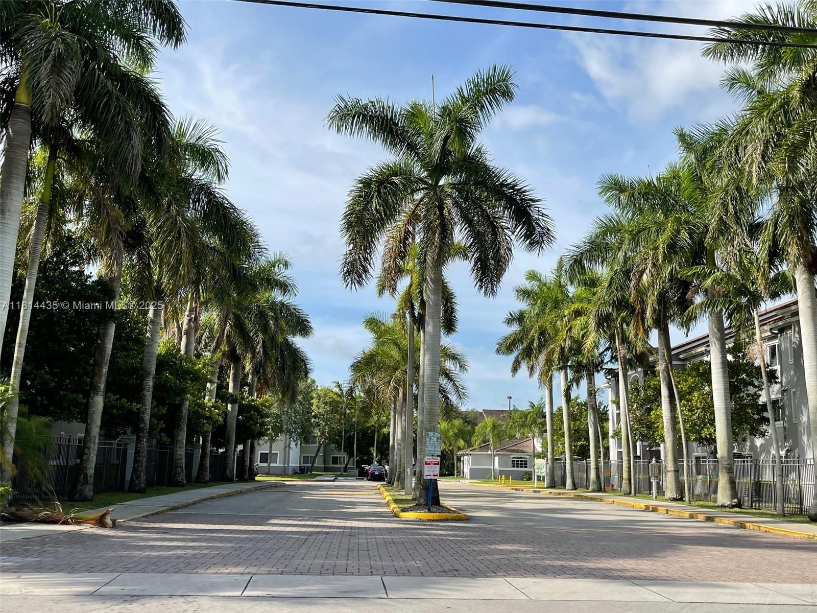 VISTA TRACE 1 CONDO - Residential Lease