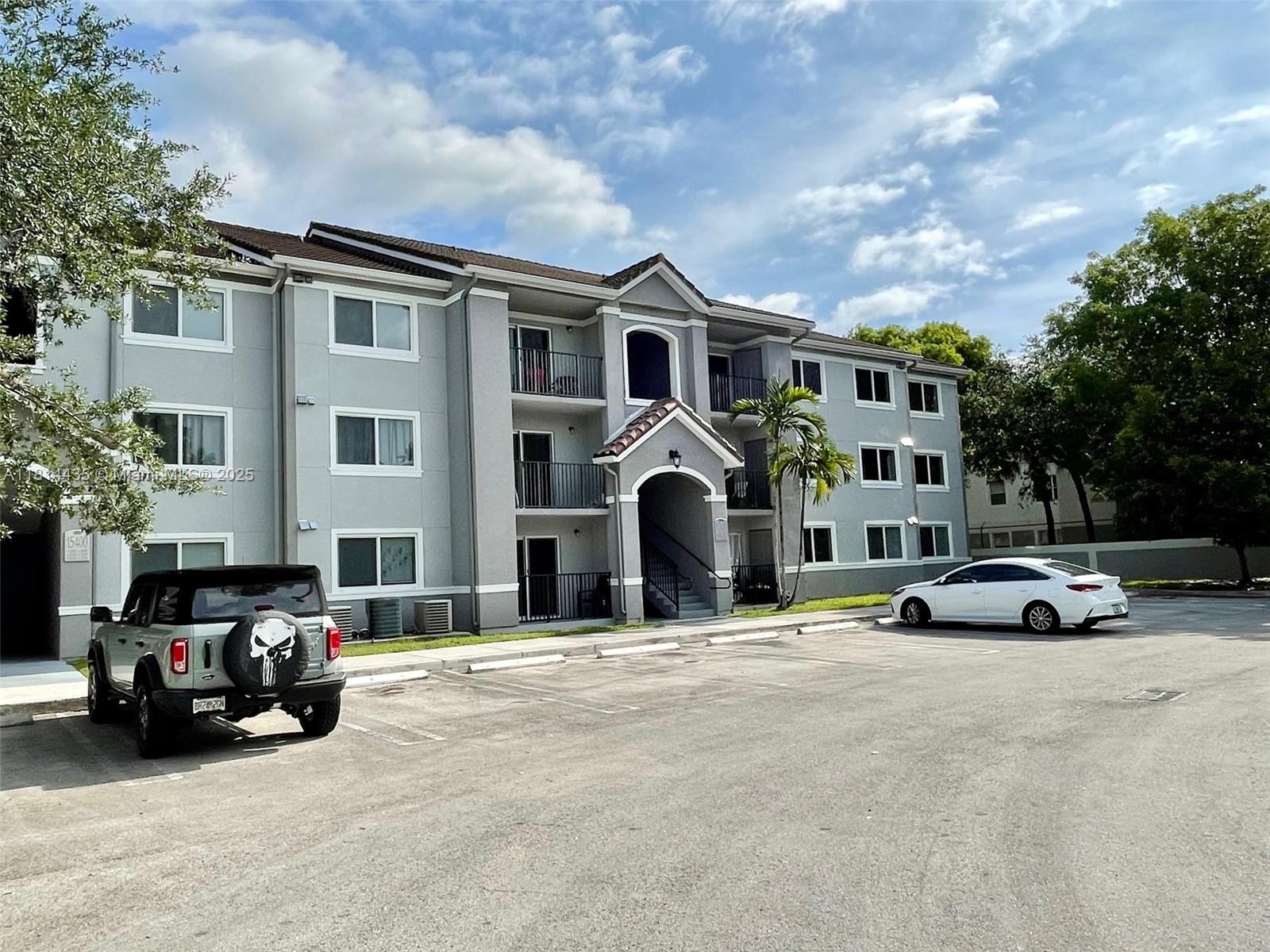VISTA TRACE 1 CONDO - Residential Lease