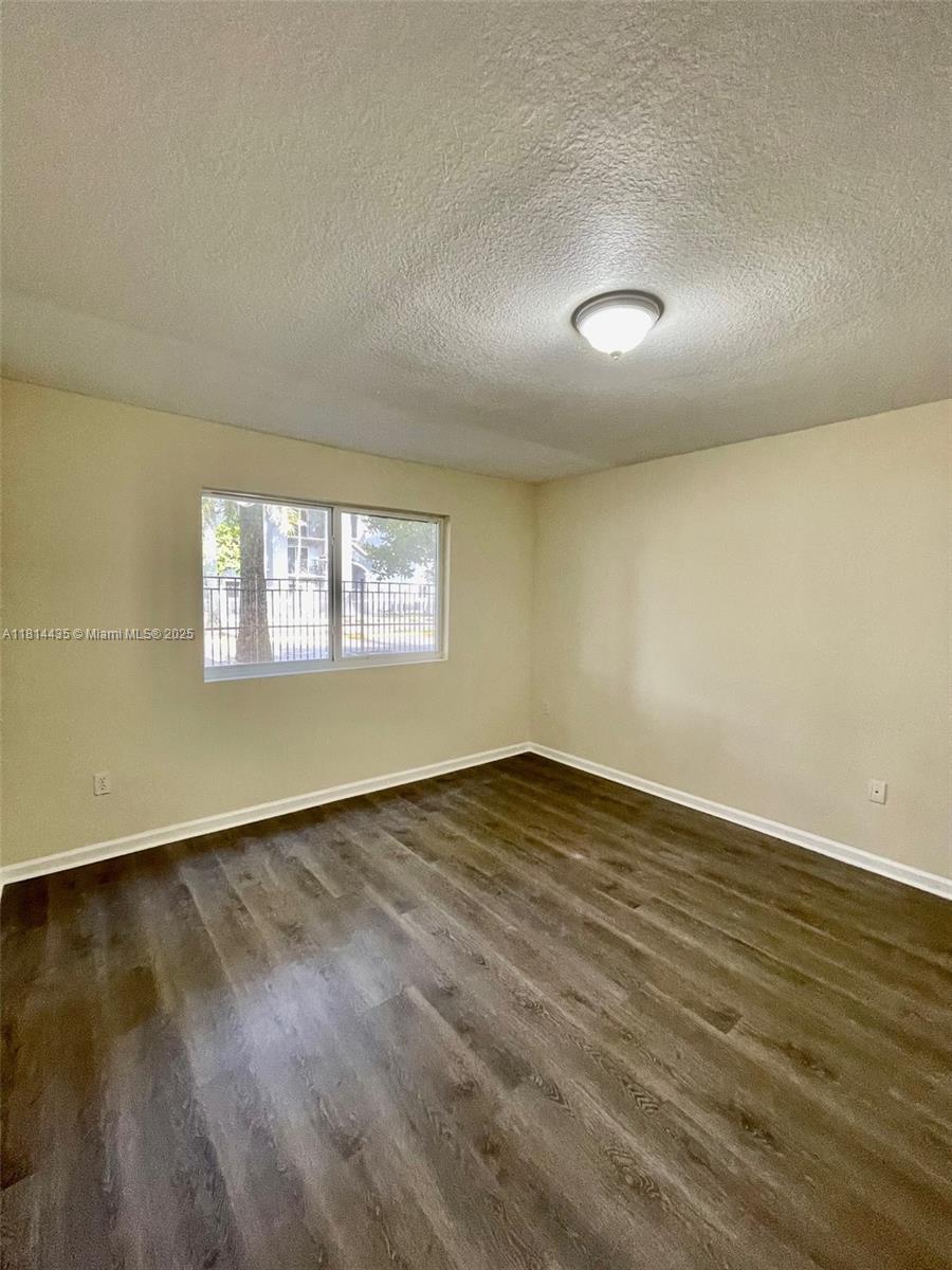 VISTA TRACE 1 CONDO - Residential Lease