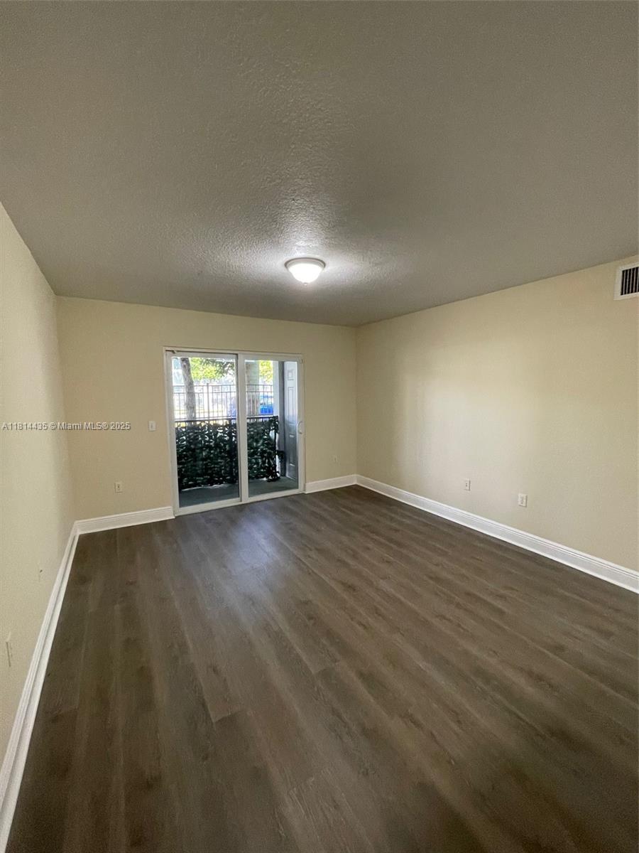 VISTA TRACE 1 CONDO - Residential Lease