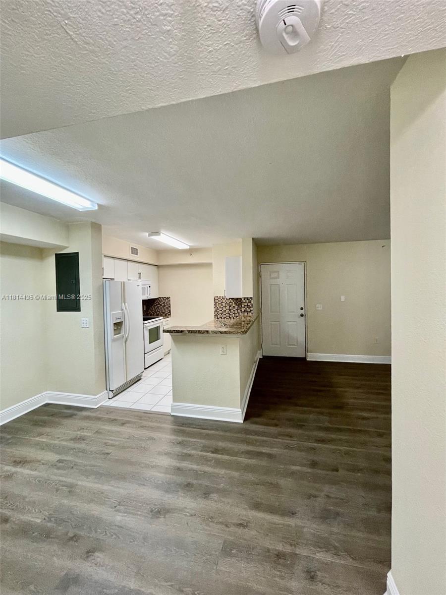 VISTA TRACE 1 CONDO - Residential Lease