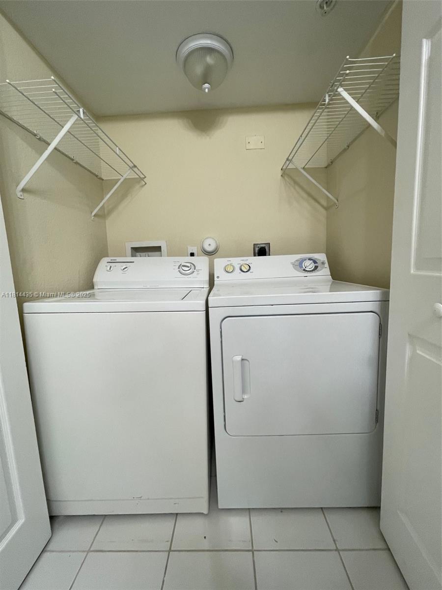 VISTA TRACE 1 CONDO - Residential Lease