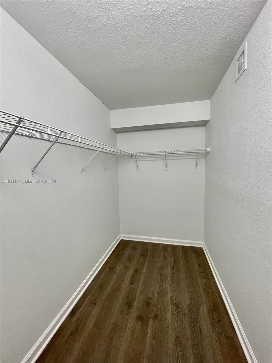 VISTA TRACE 1 CONDO - Residential Lease