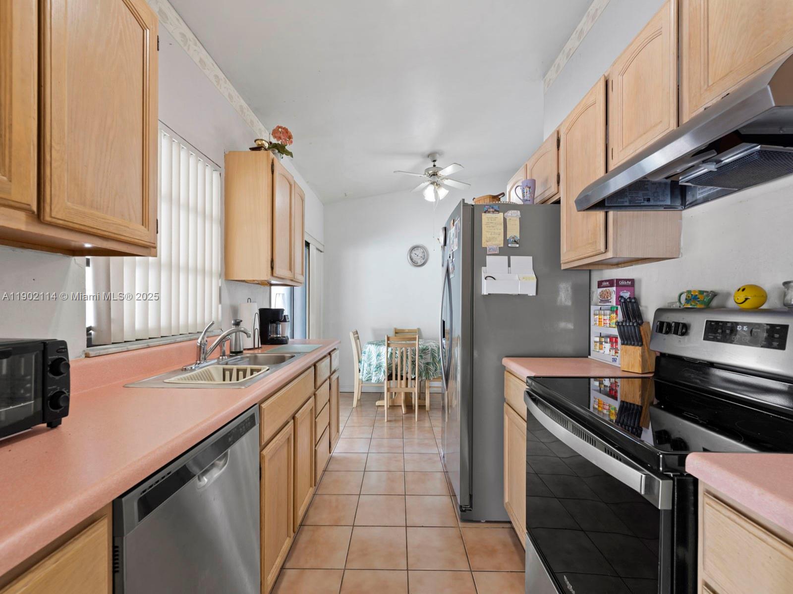 MEADOW WOOD MANOR SEC 3 - Residential