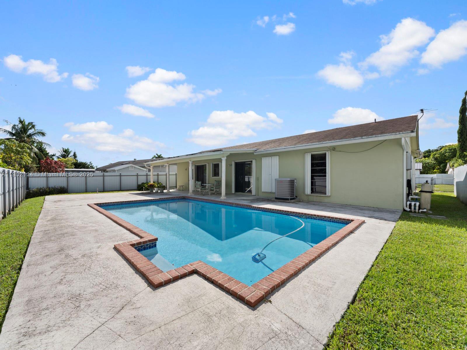 MEADOW WOOD MANOR SEC 3 - Residential