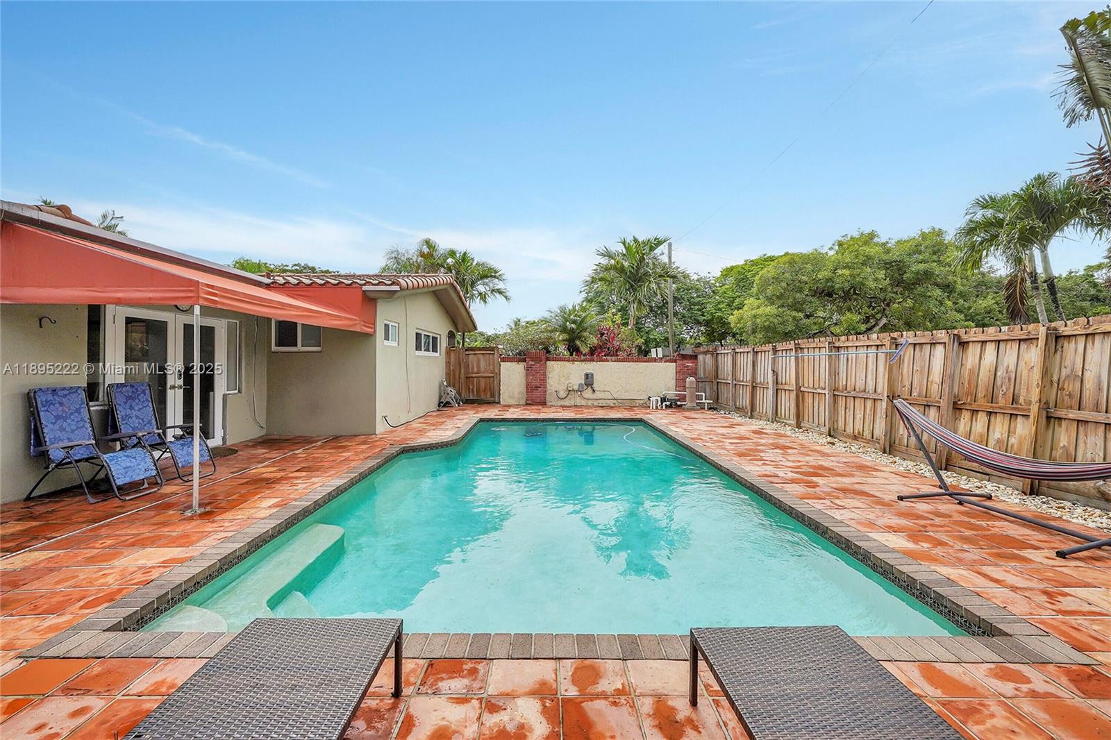HOLLYWOOD HILLS - Residential Lease