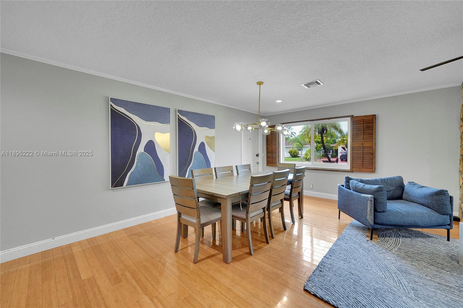 HOLLYWOOD HILLS - Residential Lease