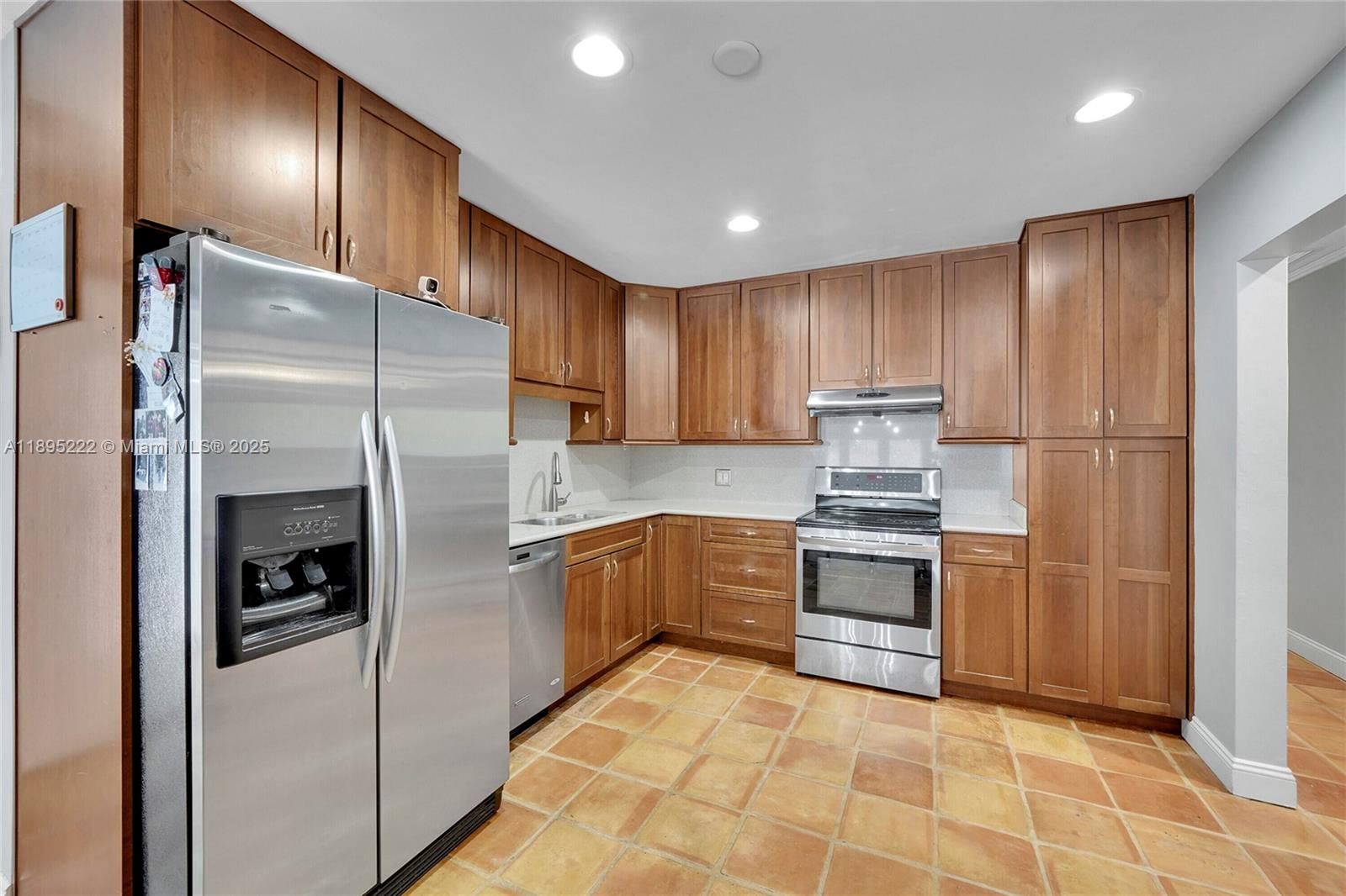 HOLLYWOOD HILLS - Residential Lease