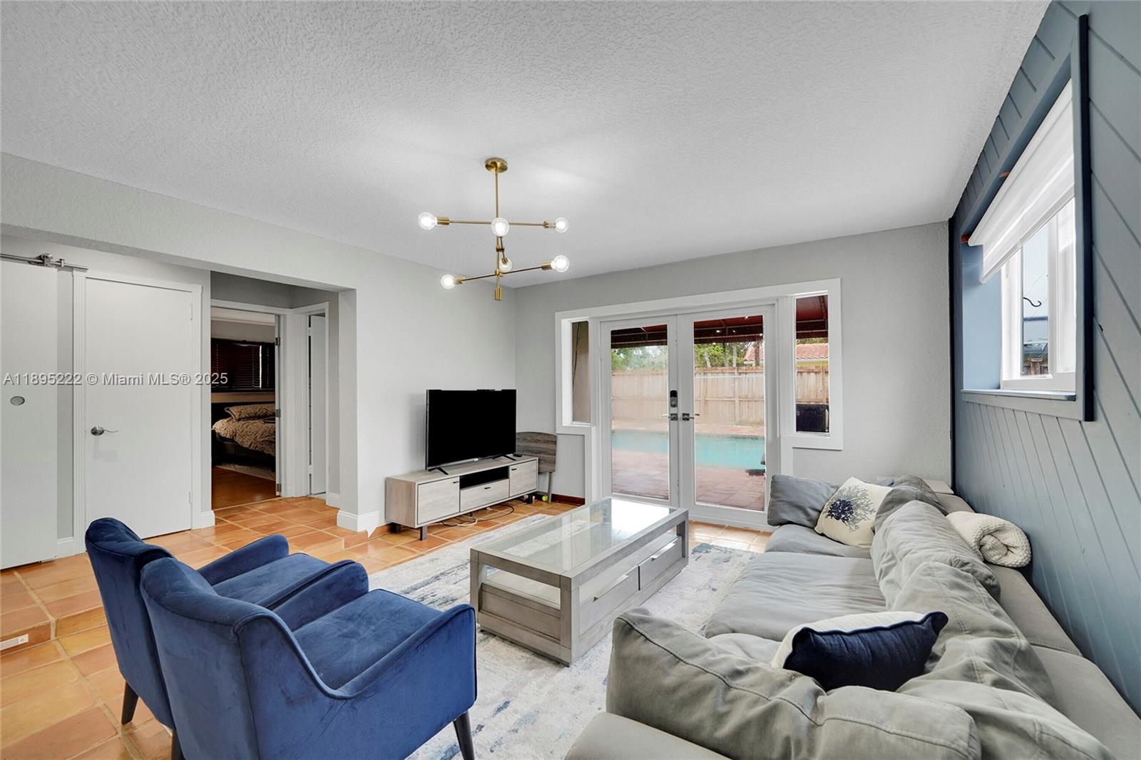 HOLLYWOOD HILLS - Residential Lease