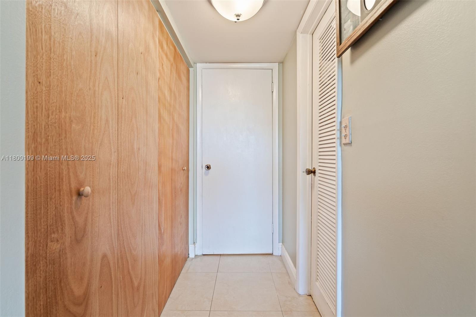 THREE HORIZONS SOUTH COND - Residential